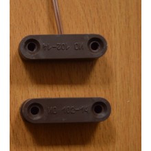 Извещатель охранный точечный магнитоконтактный Комплектстройсервис ИО 102-14 (коричневый)